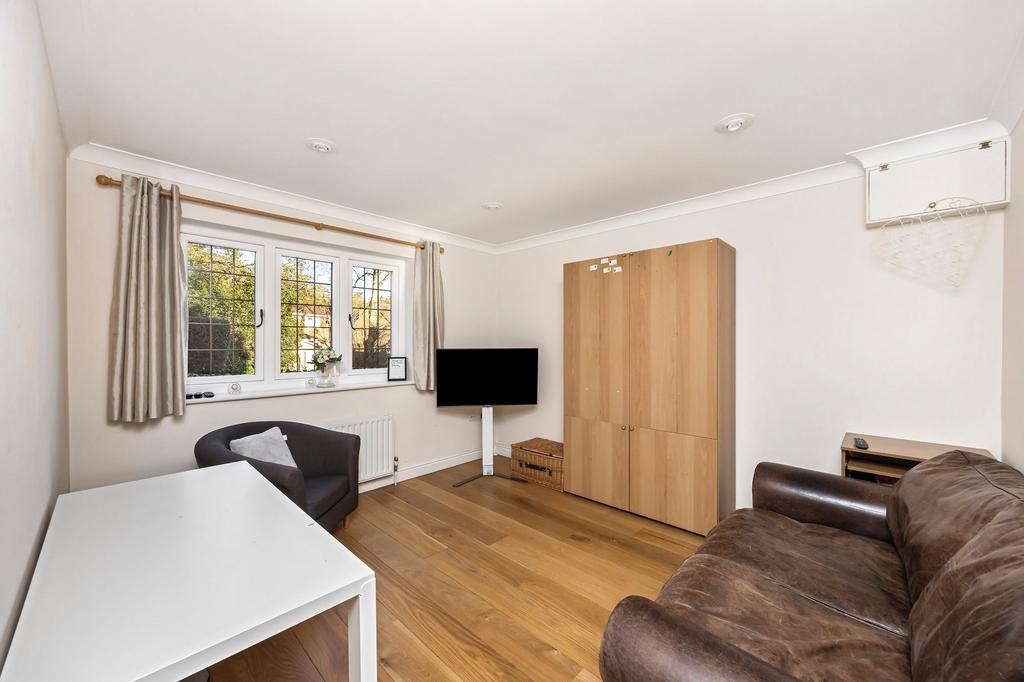 Snug/ Dining Room