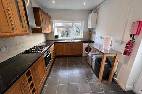 3 bedroom terraced house to rent, 24 Catherine Street Brynmill Swansea