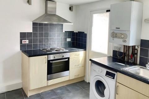 Studio to rent, Chertsey Street, London, SW17