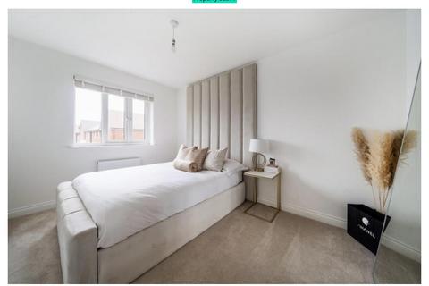 3 bedroom semi-detached house to rent, Norton Road, Worsley, Manchester, M28 1PR