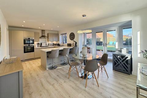 4 bedroom detached house for sale, Peregrine Way, Tyne and Wear NE15