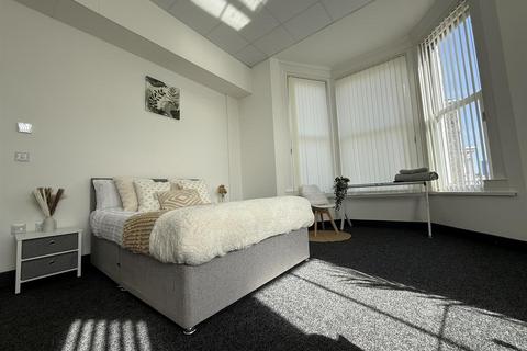 1 bedroom in a house share to rent, En-Suite Rooms, 232 Spring Bank, Hull