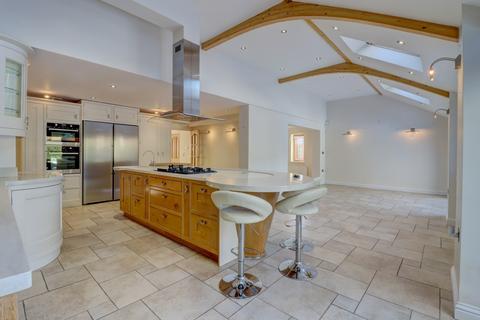 4 bedroom detached house for sale, Main Road, Princes Risborough HP27