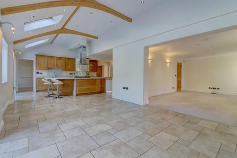 4 bedroom detached house for sale, Main Road, Princes Risborough HP27