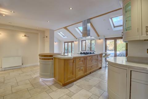 4 bedroom detached house for sale, Main Road, Princes Risborough HP27