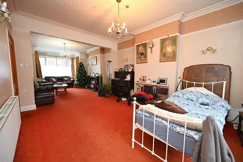 Living room3.JPG