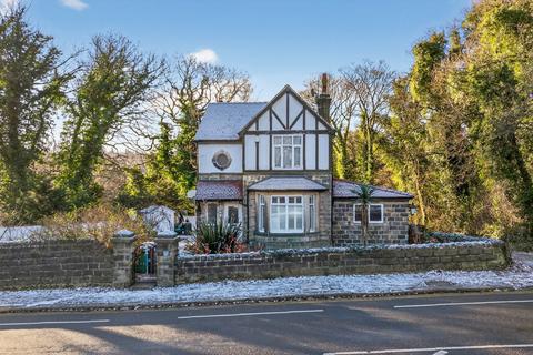 3 bedroom detached house for sale, New Road Side, Horsforth, Leeds, West Yorkshire, LS18