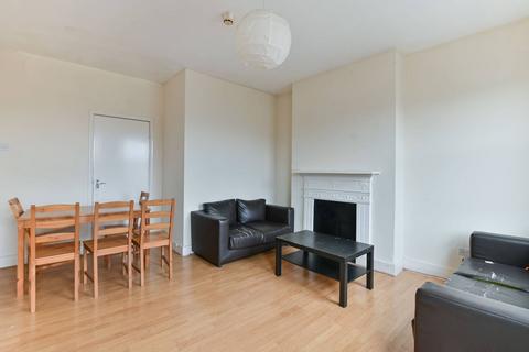 2 bedroom flat to rent, Willesden Green, Cricklewood, London, NW2