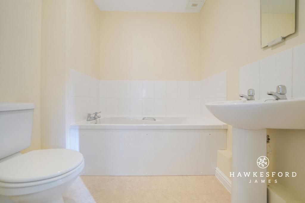 Martin Court, Sittingbourne - Bathroom