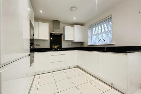 3 bedroom semi-detached house to rent, Taylor Way, Cheshire SK9