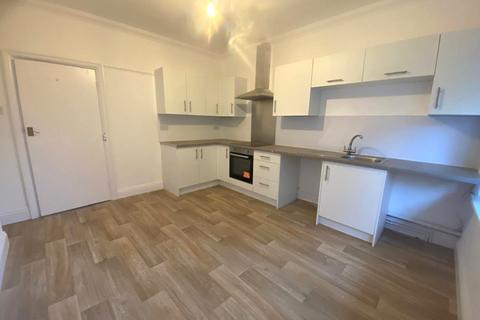 4 bedroom maisonette to rent, Nelson Road, Poole BH12