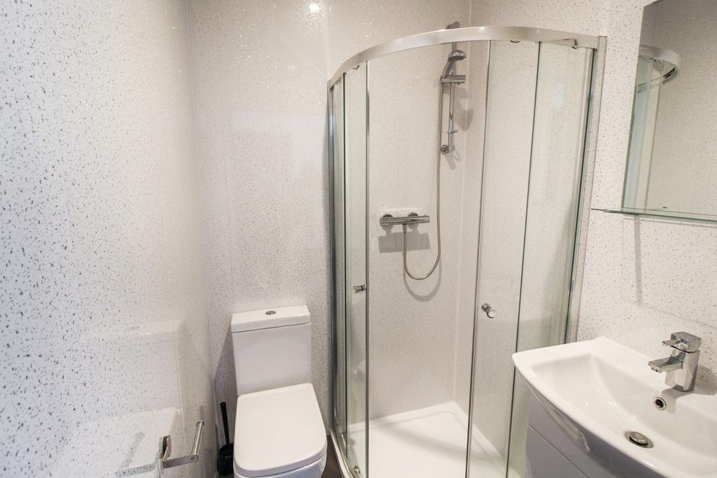 Bathroom room 3