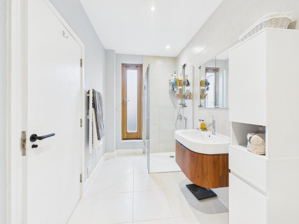 En Suite Bathroom