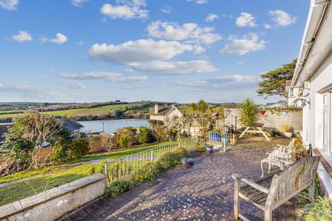 3 bedroom semi-detached house for sale, Lower Warren Road