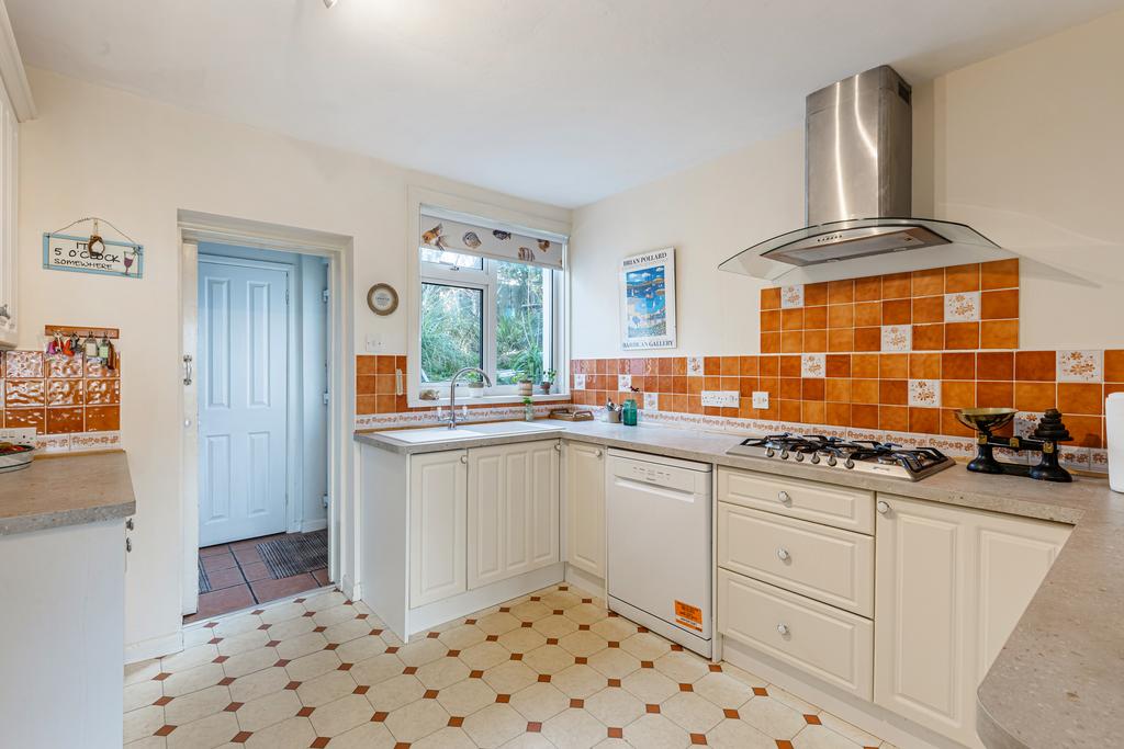 18 - 2 Lower Warren Rd Kingsbridge