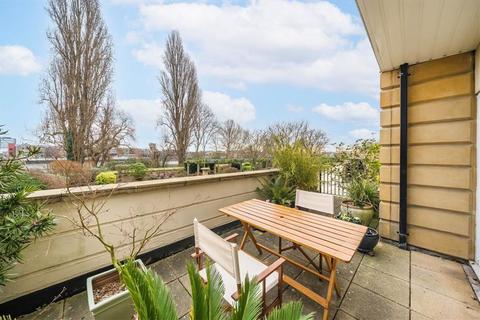 2 bedroom flat for sale, Holst Mansions, London SW13