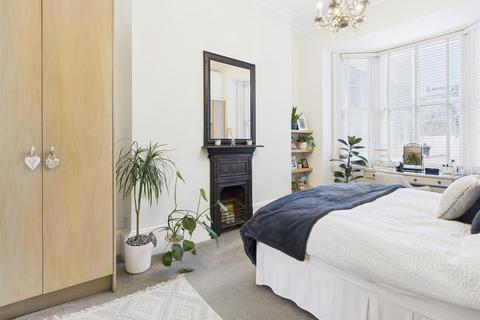 2 bedroom flat to rent, Brunswick Place, Hove