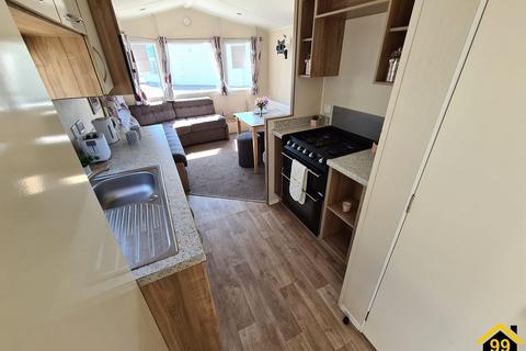 2 bedroom park home to rent, Newquay, Crantock, Cornwall, TR8