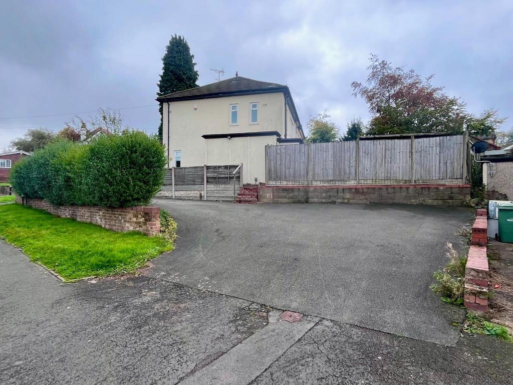 DRIVEWAY.jpg