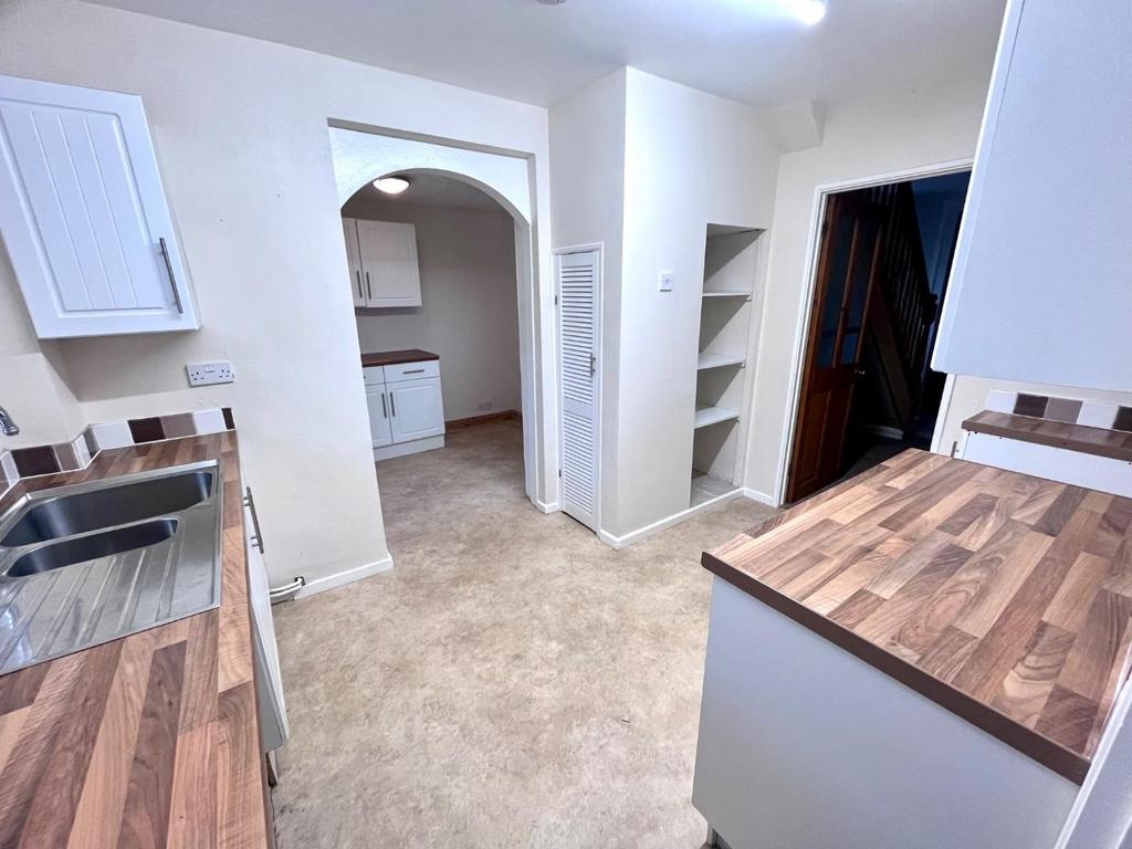 KITCHEN 1.jpg