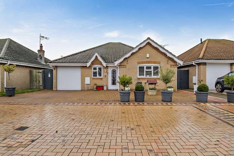 3 bedroom bungalow for sale, Kingston Mews, Clacton-on-Sea, CO15