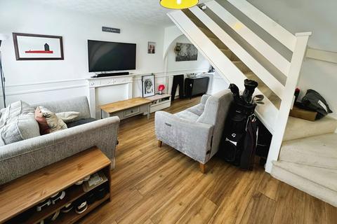 2 bedroom semi-detached house to rent, Maxey Close, Shaw, Swindon, SN5 5SD