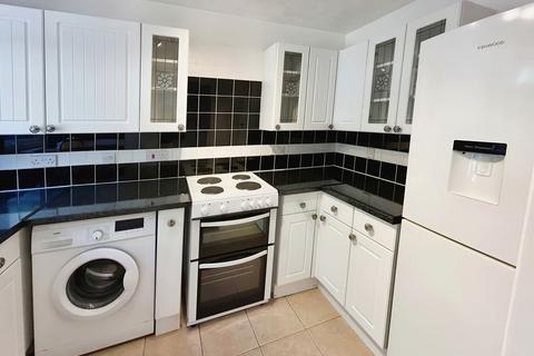 2 bedroom semi-detached house to rent, Maxey Close, Shaw, Swindon, SN5 5SD