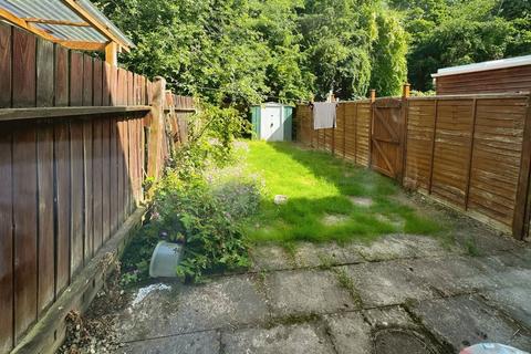 2 bedroom semi-detached house to rent, Maxey Close, Shaw, Swindon, SN5 5SD