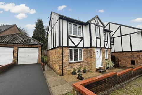 3 bedroom detached house for sale, Pennine Gardens, Dibden Purlieu, SO45