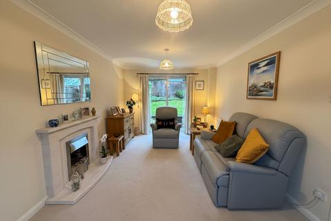 3 bedroom detached house for sale, Pennine Gardens, Dibden Purlieu, SO45