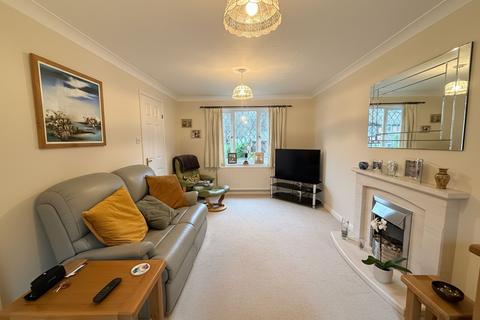 3 bedroom detached house for sale, Pennine Gardens, Dibden Purlieu, SO45