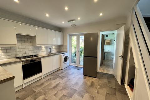 4 bedroom terraced house to rent, Washington Street, Brighton, BN2 9SR