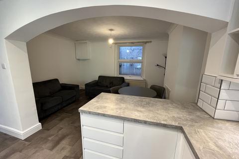 4 bedroom terraced house to rent, Washington Street, Brighton, BN2 9SR