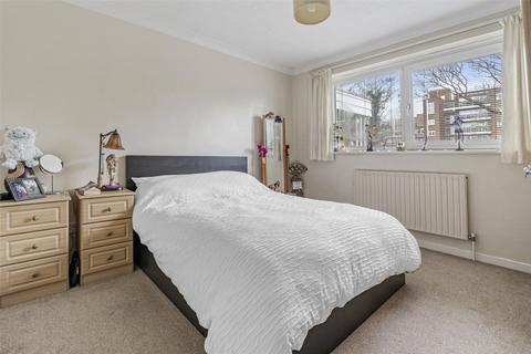 1 bedroom flat for sale, Grand Avenue, Worthing, West Sussex, BN11