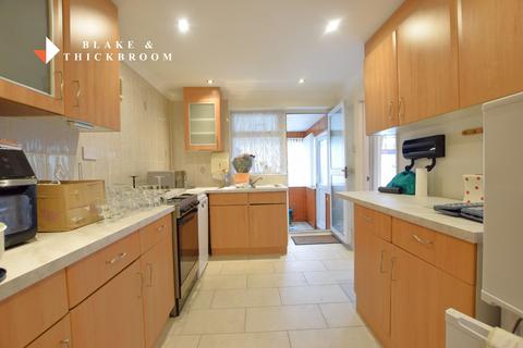 3 bedroom semi-detached house to rent, Ryde Avenue, Clacton-on-Sea