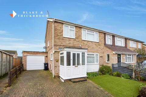3 bedroom semi-detached house to rent, Ryde Avenue, Clacton-on-Sea