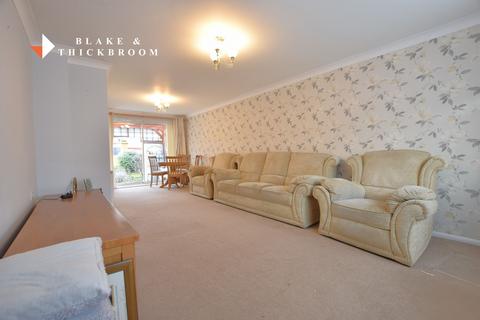 3 bedroom semi-detached house to rent, Ryde Avenue, Clacton-on-Sea