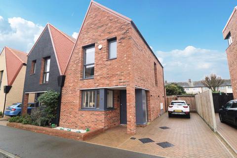 Cheshire Walk, Basildon, Essex, SS14