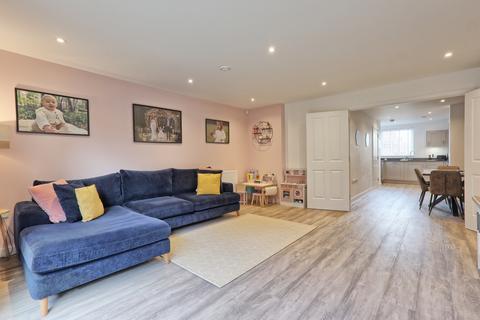 3 bedroom semi-detached house for sale, Cheshire Walk, Basildon, Essex, SS14