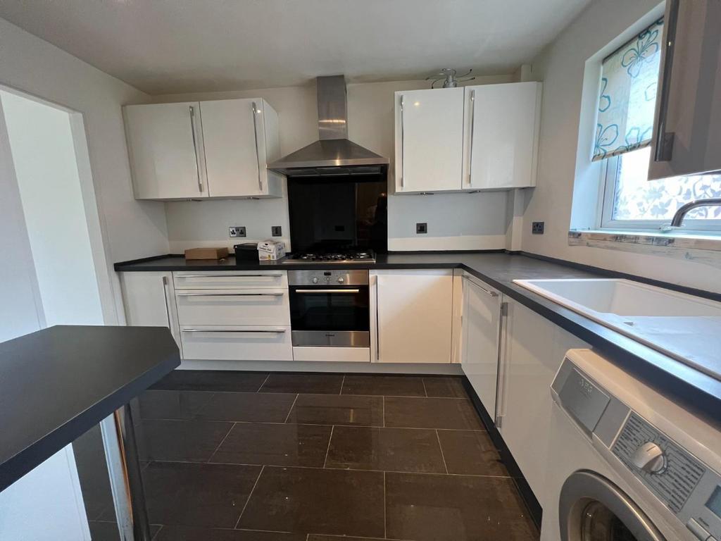 Kitchen 1.JPG
