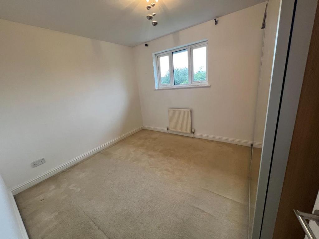 Bedroom 1.JPG