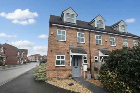 3 bedroom end of terrace house for sale, Lamplighters Walk, Trowbridge BA14