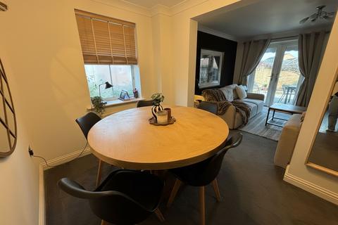 3 bedroom end of terrace house for sale, Lamplighters Walk, Trowbridge BA14