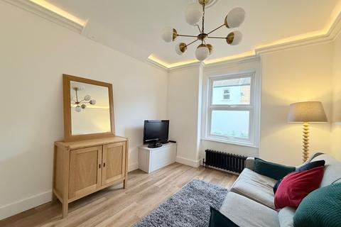 2 bedroom terraced house to rent, Acacia Road, Beckenham BR3