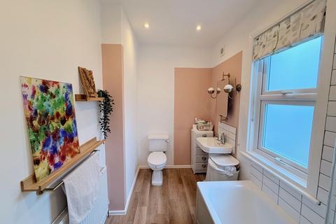 2 bedroom terraced house to rent, Acacia Road, Beckenham BR3
