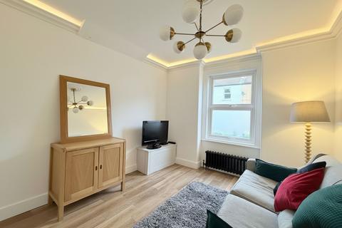 2 bedroom terraced house to rent, Acacia Road, Beckenham BR3