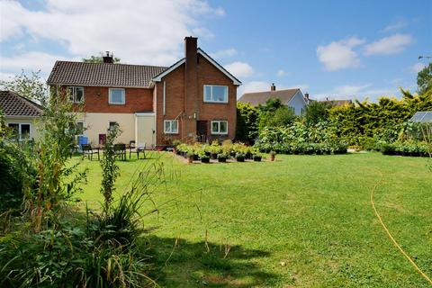 5 bedroom detached house for sale, Warren Crescent, Calne