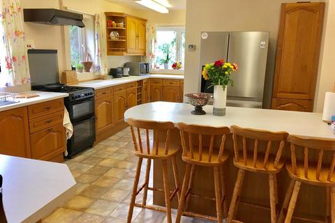 5 bedroom detached house for sale, Warren Crescent, Calne