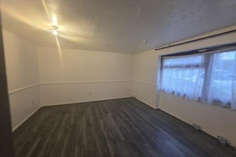 4 bedroom terraced house for sale, Bassett Croft, Birmingham B10