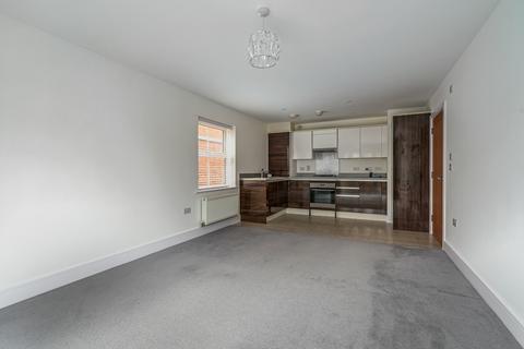 2 bedroom apartment to rent, Kenley Place, Queensgate, GU14